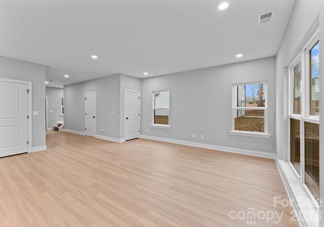 8823 Dogwood Drive, Charlotte, NC 28215