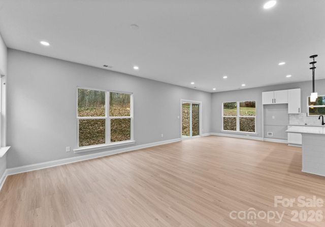 8823 Dogwood Drive, Charlotte, NC 28215