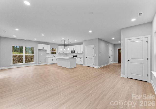 8823 Dogwood Drive, Charlotte, NC 28215