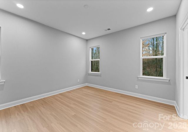 8823 Dogwood Drive, Charlotte, NC 28215