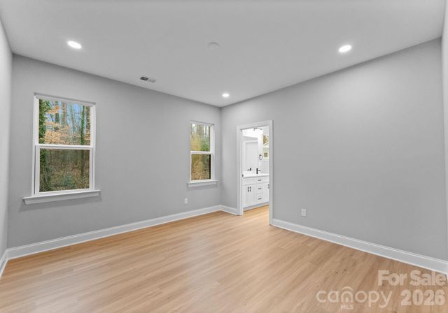 8823 Dogwood Drive, Charlotte, NC 28215