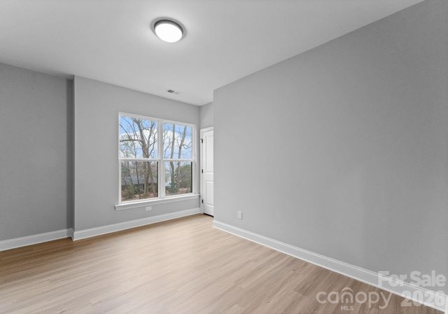 8823 Dogwood Drive, Charlotte, NC 28215