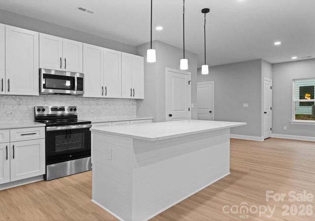 8823 Dogwood Drive, Charlotte, NC 28215