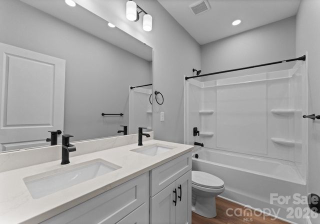 8823 Dogwood Drive, Charlotte, NC 28215