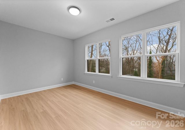 8823 Dogwood Drive, Charlotte, NC 28215