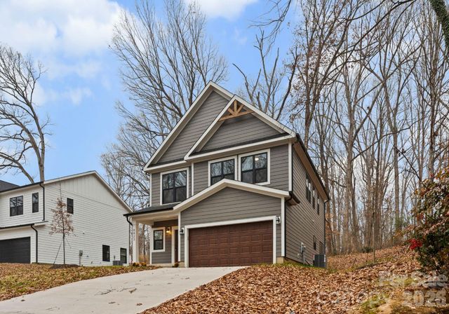 8823 Dogwood Drive, Charlotte, NC 28215