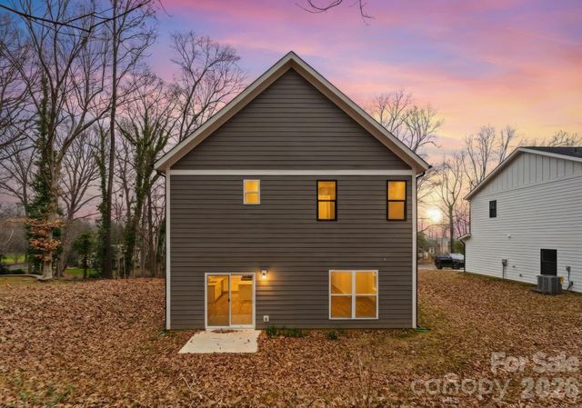 8823 Dogwood Drive, Charlotte, NC 28215