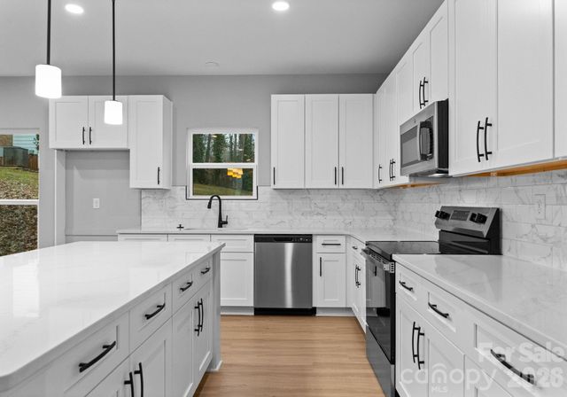 8823 Dogwood Drive, Charlotte, NC 28215