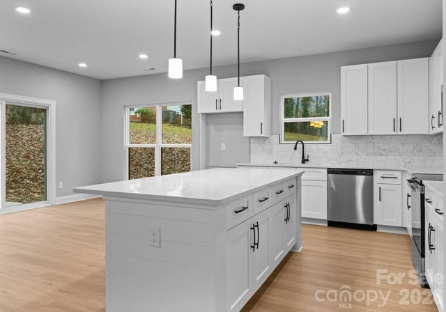 8823 Dogwood Drive, Charlotte, NC 28215