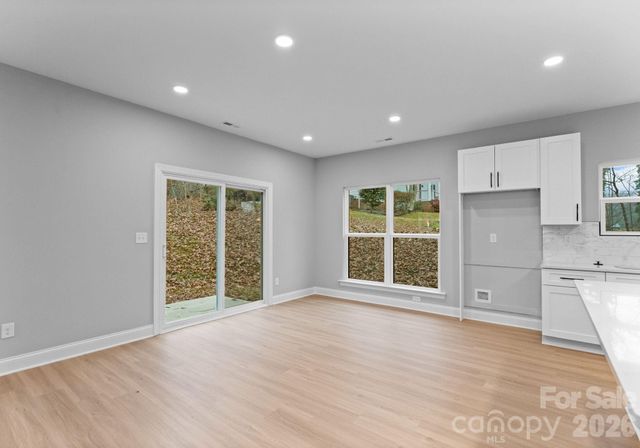 8823 Dogwood Drive, Charlotte, NC 28215