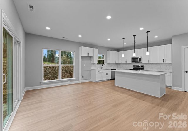 8823 Dogwood Drive, Charlotte, NC 28215