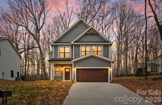 8823 Dogwood Drive, Charlotte, NC 28215