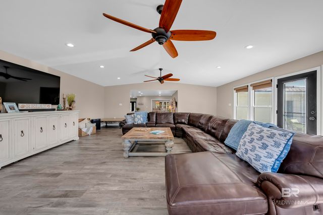 7789 Bayshore Drive, Elberta, AL 36530