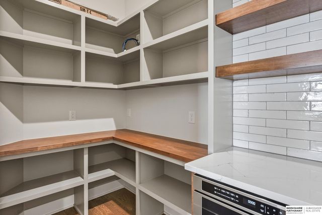 11035 S 220th Street, Gretna, NE 68028