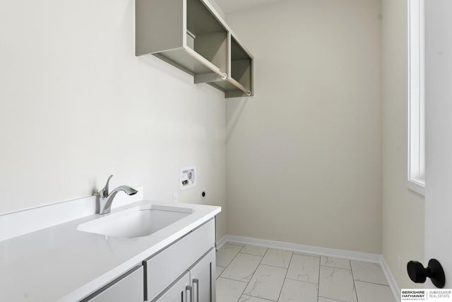 11035 S 220th Street, Gretna, NE 68028