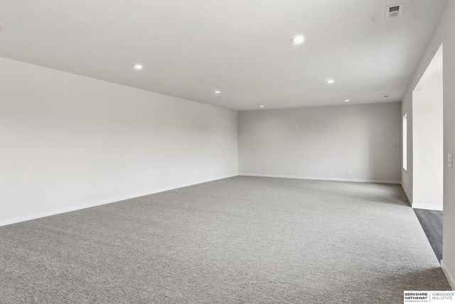 11035 S 220th Street, Gretna, NE 68028