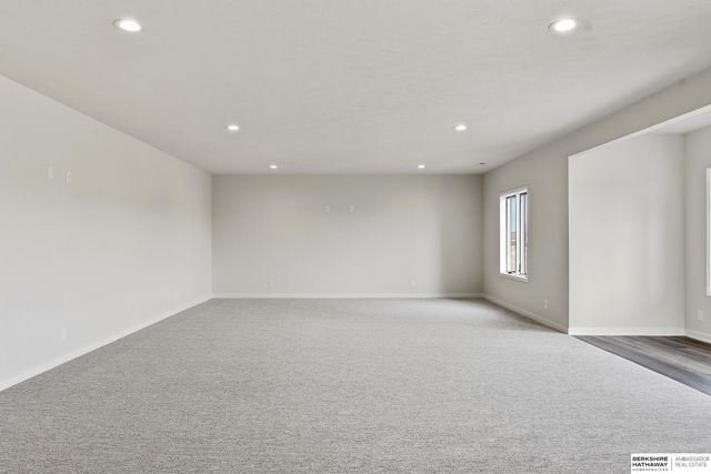 11035 S 220th Street, Gretna, NE 68028