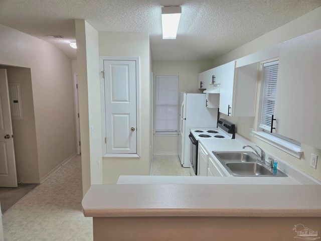 8133 Heirloom Dr, Pensacola, FL 32514