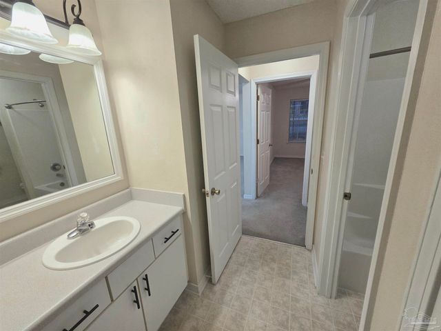 8133 Heirloom Dr, Pensacola, FL 32514