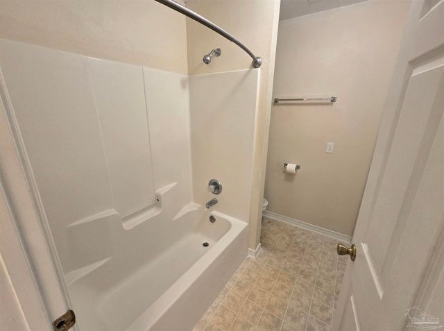 8133 Heirloom Dr, Pensacola, FL 32514