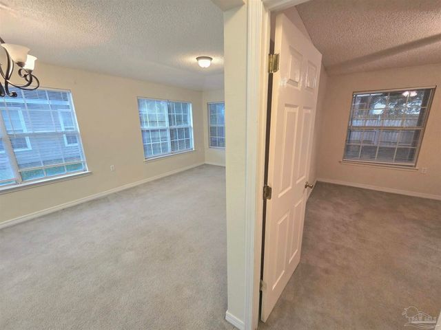 8133 Heirloom Dr, Pensacola, FL 32514