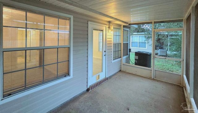 8133 Heirloom Dr, Pensacola, FL 32514