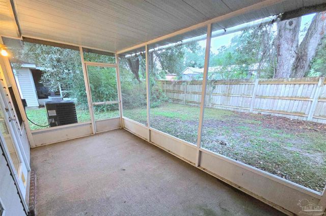 8133 Heirloom Dr, Pensacola, FL 32514