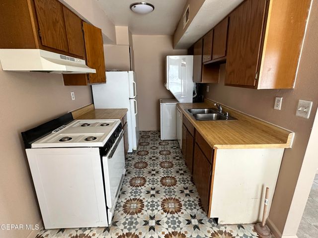 1917 Karen Sue Place B, El Paso, TX 79936