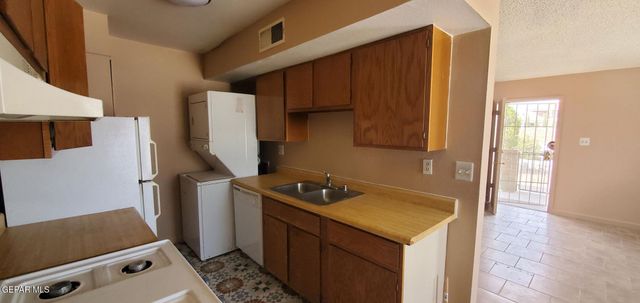 1917 Karen Sue Place B, El Paso, TX 79936