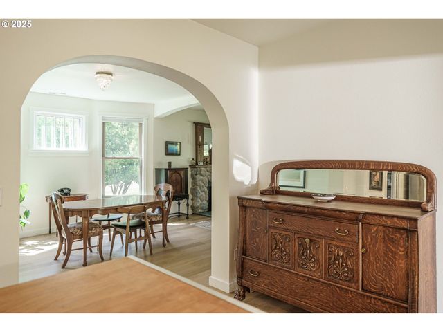 510 N KUTCH St, Carlton, OR 97111