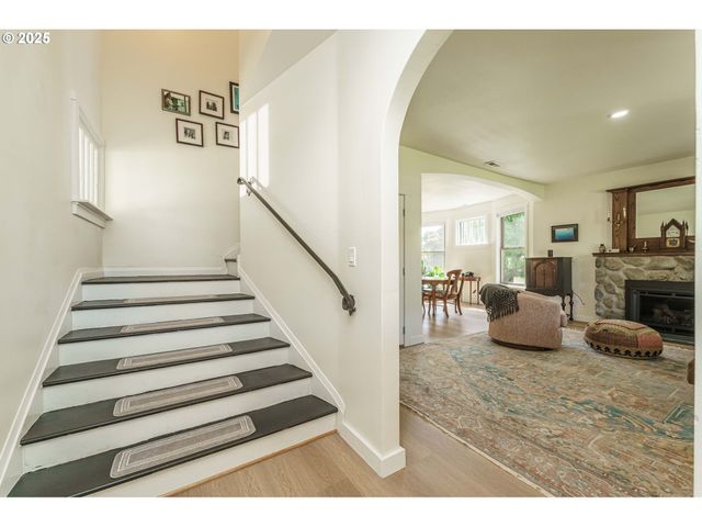 510 N KUTCH St, Carlton, OR 97111