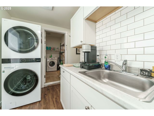 510 N KUTCH St, Carlton, OR 97111