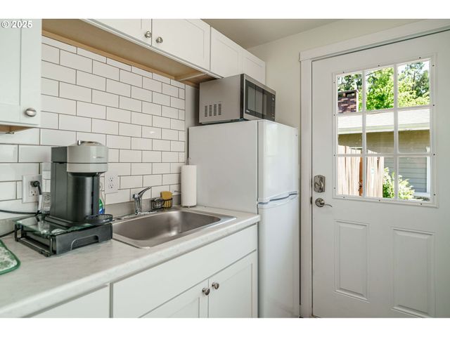 510 N KUTCH St, Carlton, OR 97111