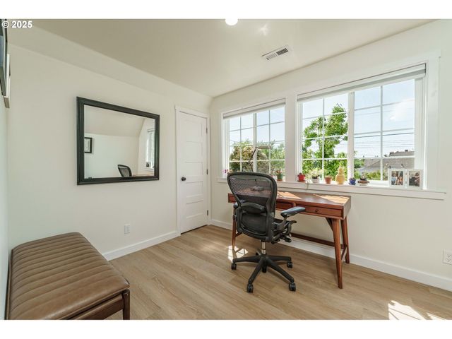 510 N KUTCH St, Carlton, OR 97111