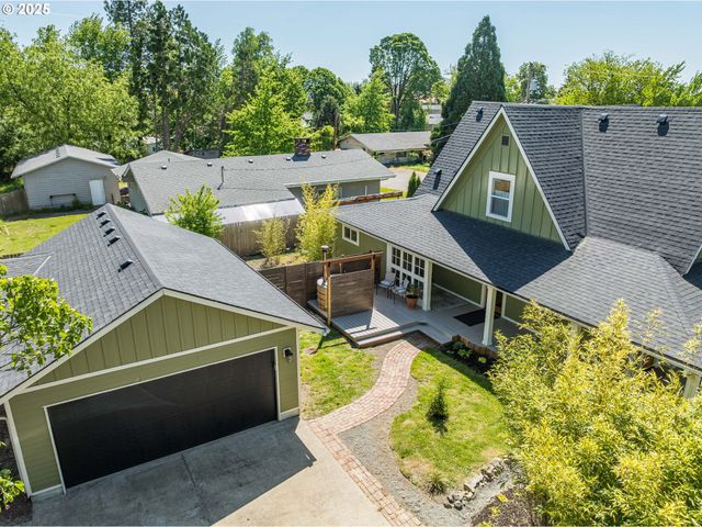 510 N KUTCH St, Carlton, OR 97111