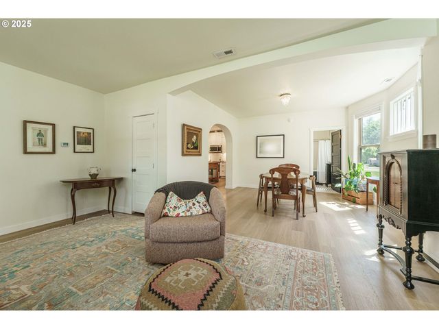 510 N KUTCH St, Carlton, OR 97111