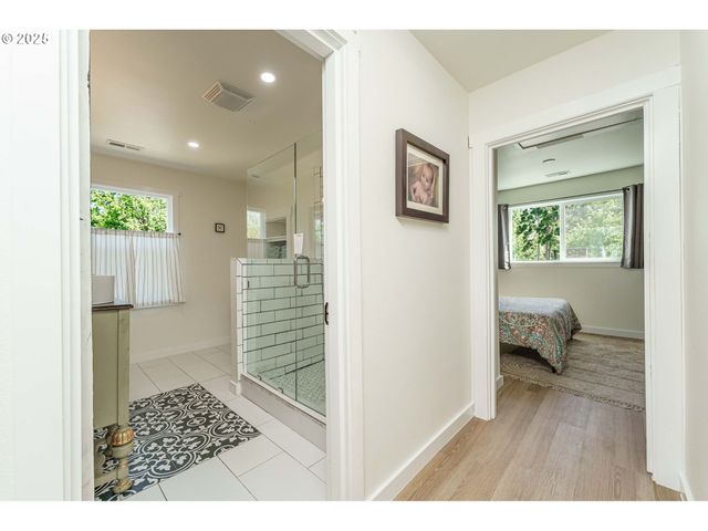 510 N KUTCH St, Carlton, OR 97111