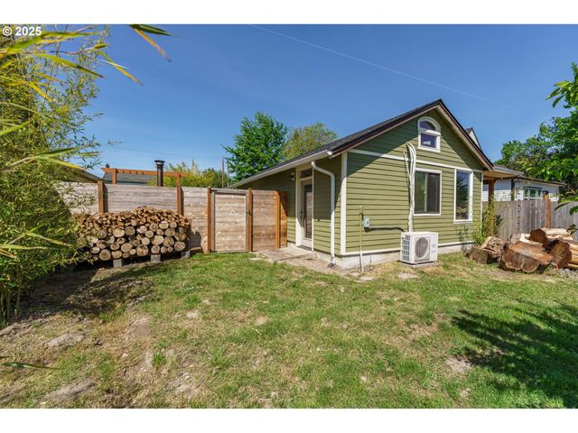 510 N KUTCH St, Carlton, OR 97111