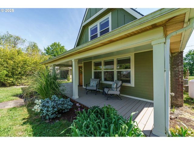 510 N KUTCH St, Carlton, OR 97111