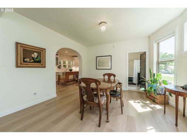 510 N KUTCH St, Carlton, OR 97111