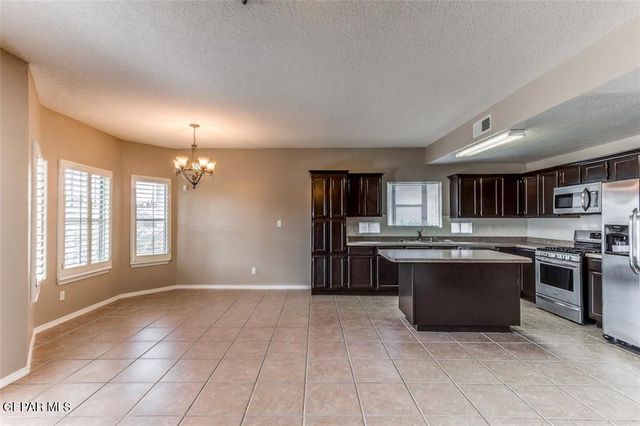10895 NORTHVIEW Drive, El Paso, TX 79934