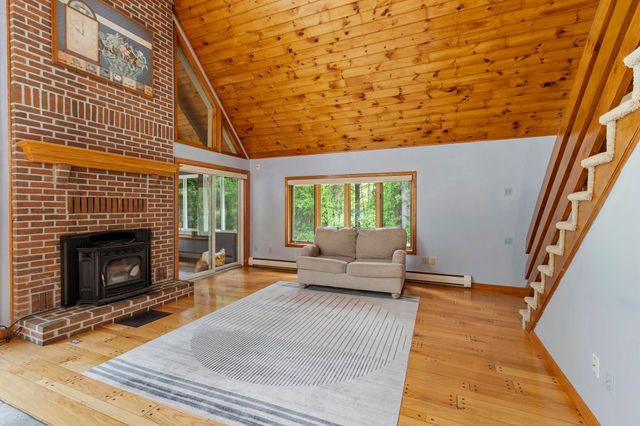 14 William Drive, Pelham, NH 03076