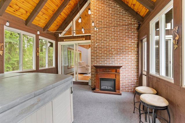 14 William Drive, Pelham, NH 03076