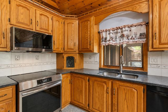14 William Drive, Pelham, NH 03076