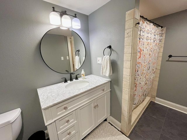 6511 W Division STREET, Mequon, WI 53092