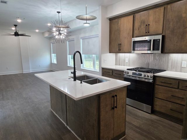 1511 S Izard Street, Little Rock, AR 72202