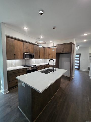 1511 S Izard Street, Little Rock, AR 72202