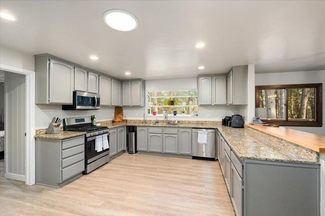 6035 Acorn Ct, Foresthill, CA 95631