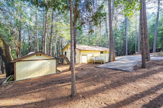 6035 Acorn Ct, Foresthill, CA 95631