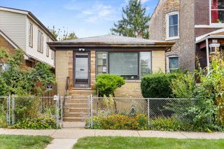 905 N Harding Avenue, Chicago, IL 60651